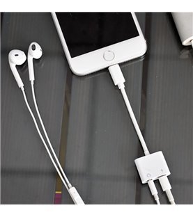 Cabo Adaptador para iPhone com Porta Lightning para Carregamento e Porta Jack 3.5mm para Auriculares - Goeik