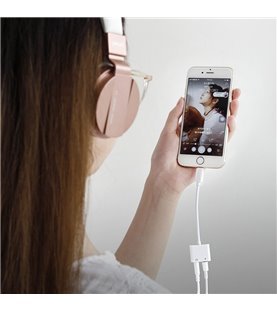 Cabo Adaptador para iPhone com Porta Lightning para Carregamento e Porta Jack 3.5mm para Auriculares - Goeik